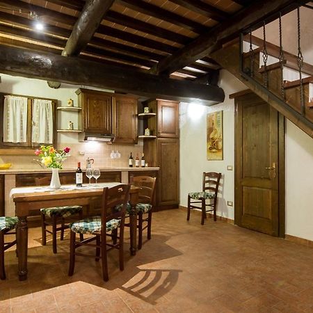 בית הארחה קסטנייטו קרדוצ'י 	Borgo Rurale San Giusto מראה חיצוני תמונה