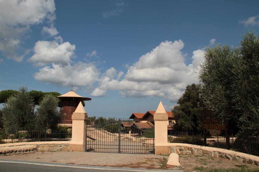 בית הארחה קסטנייטו קרדוצ'י 	Borgo Rurale San Giusto מראה חיצוני תמונה