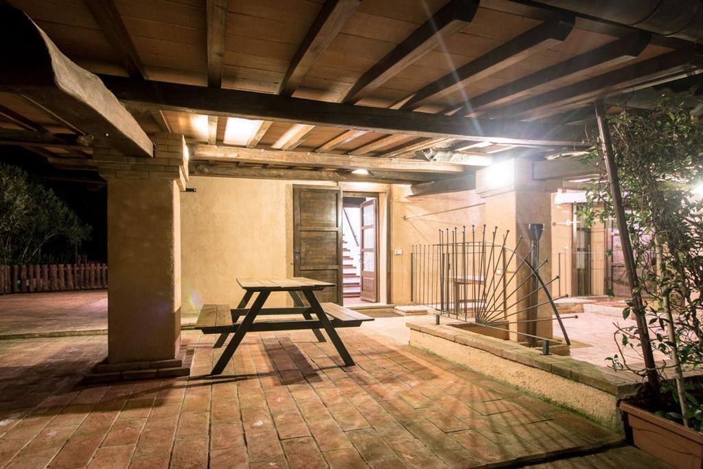 בית הארחה קסטנייטו קרדוצ'י 	Borgo Rurale San Giusto מראה חיצוני תמונה